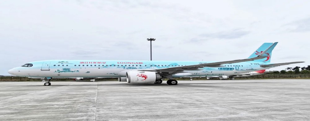 日照山太完成浙江長(zhǎng)龍航空飛機(jī)“詩畫江南 活力浙江”主題涂裝工作